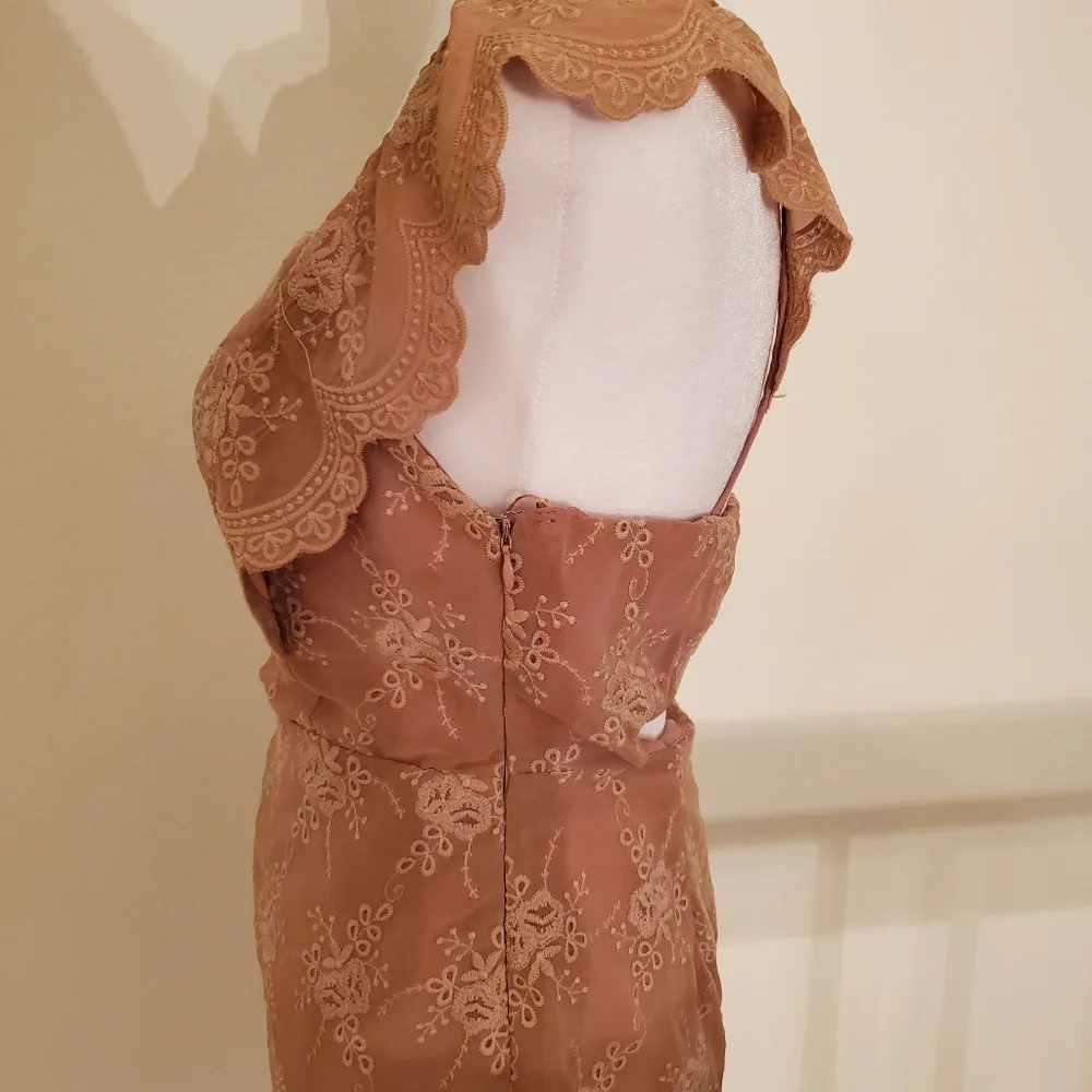 Cute tan romper - Picture 6 of 8